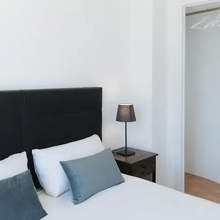 Sunny And Modern Apartment Ideal For Groups Barcelona Exterior photo
